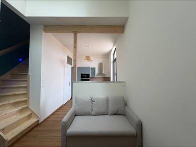 Appartement à louer 450 € 2 pièces 1 chambre 35 m² Dernier étage, Étage 1/1 Clermont-Est Roanne 42300