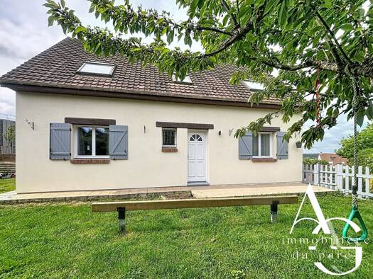 Maison de plain-pied à vendre 243 000 € 5 pièces 4 chambres 120,8 m² 549 m² de terrain Le Trait 76580