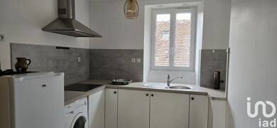 Appartement à louer 450 € 3 pièces 2 chambres 56 m² Étage 1/2 Champignelles 89350