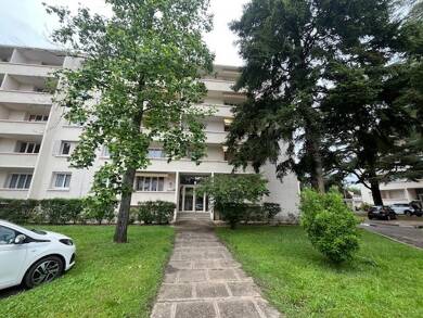 Appartement à louer 850 € 3 pièces 1 chambre 57,6 m² 3ème étage Centre Champagne-Au-Mont-d'Or 69410