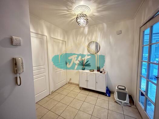 Appartement à louer 900 € 2 pièces 1 chambre 52,21 m² RDC Goussainville 95190