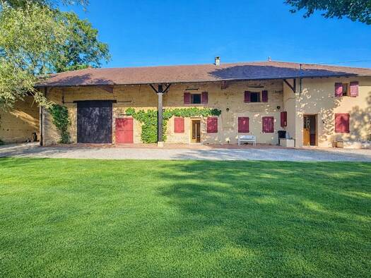 Ferme à vendre 468 000 € 10 pièces 5 chambres 322 m² 5 423 m² de terrain Montrevel-en-Bresse 01340