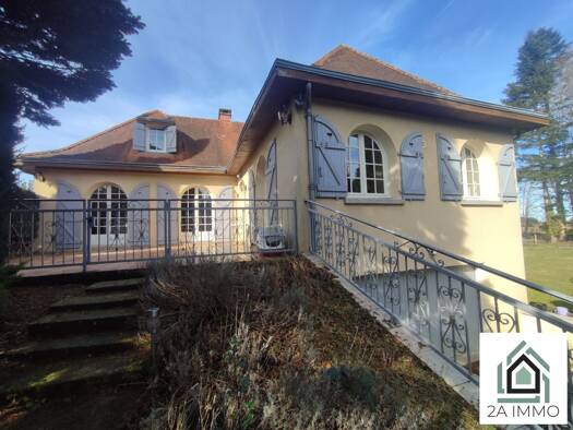 Villa à vendre 260 000 € 6 pièces 4 chambres 123 m² 2 030 m² de terrain La Goutelle 63230