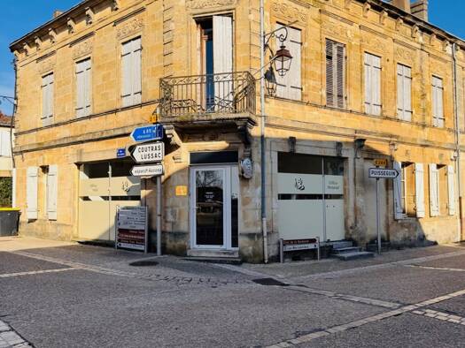 Immeuble à vendre 220 000 € 214 m² Montagne 33570