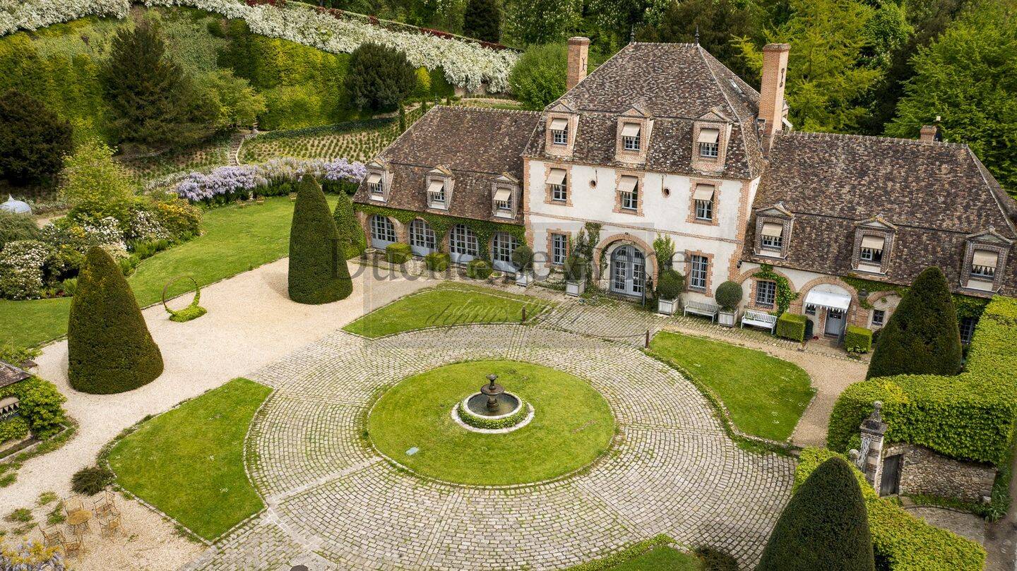 Maison à vendre, 735m², HOUDAN