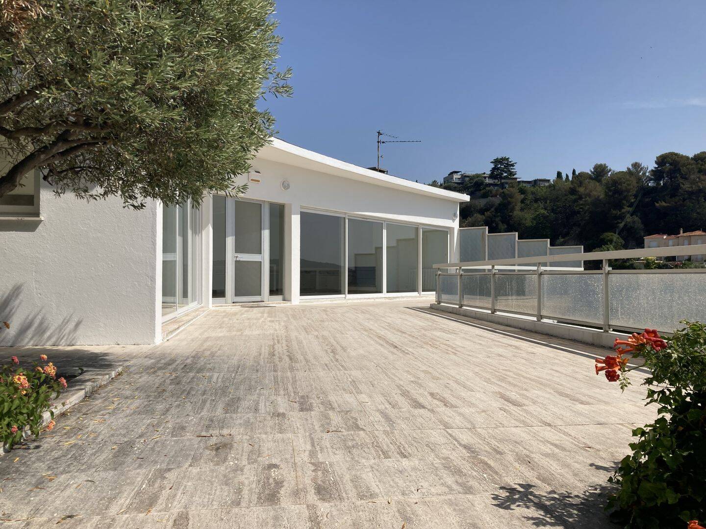VILLA D'EXCEPTION AU COEUR DE NICE — 1