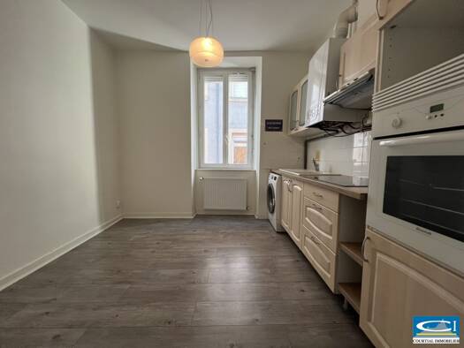 Appartement à vendre 102 000 € 3 pièces 2 chambres 69,1 m² Étage 1/3 Tournon-sur-Rhône 07300