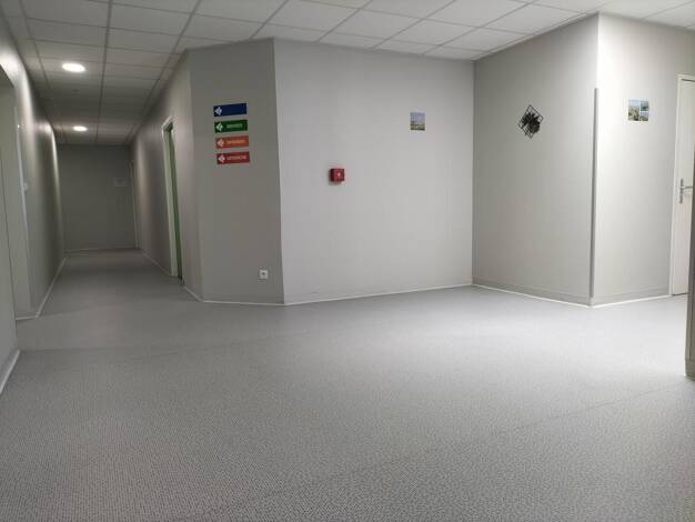 Espace bureau à louer 1 277 € 74 m² de bureaux Estrées-Saint-Denis 60190