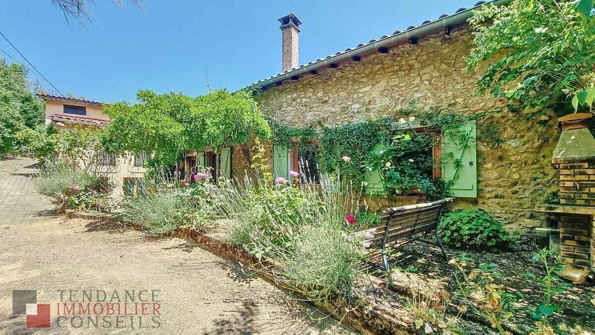 Maison à vendre, 530m², VAUX EN BEAUJOLAIS
