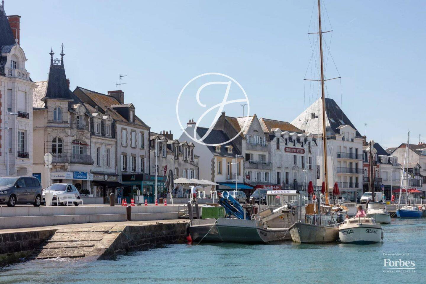 Maison à vendre, 245m², LE POULIGUEN