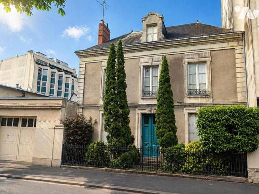 Maison à vendre 990 400 € 9 pièces 7 chambres 350 m² de terrain Nantes 44000