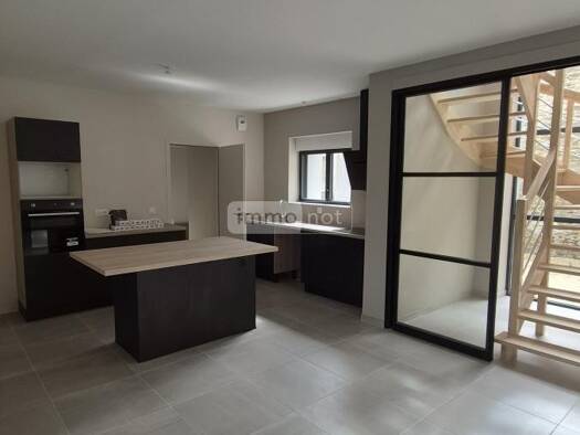 Maison à louer 1 225 € 7 pièces 5 chambres 155 m² 178 m² de terrain Landivisiau 29400