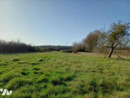 Terrain à vendre 30 000 € 3 341 m² de terrain Les Baux-de-Breteuil 27160