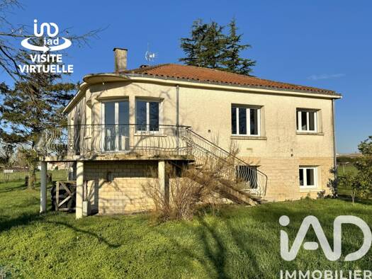 Maison à vendre 159 900 € 4 pièces 2 chambres 105 m² 1 951 m² de terrain Charzais Fontenay-le-Comte 85200