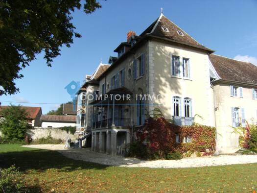 Appartement à vendre 175 000 € 3 pièces 2 chambres 102 m² Étage 2/2 Chazey-Bons 01300