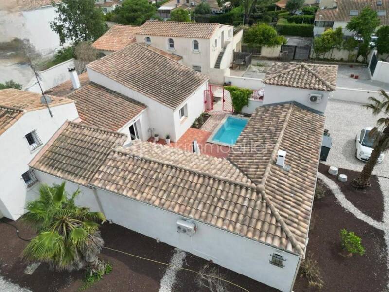 Maison à vendre, 400m², VIC LA GARDIOLE