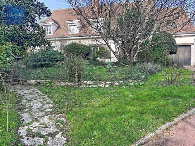 Maison à vendre 799 000 € 9 pièces 6 chambres 270 m² 2 228 m² de terrain Condé-Sainte-Libiaire 77450