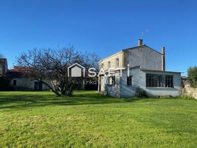 Maison à vendre 180 800 € 5 pièces 3 chambres 150 m² 3 700 m² de terrain Surgeres 17700