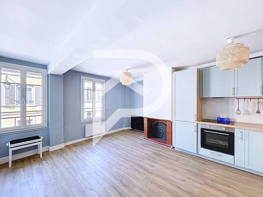 Appartement à louer 790 € 3 pièces 2 chambres 47 m² Étage 2/3 Centre Ville Dreux 28100