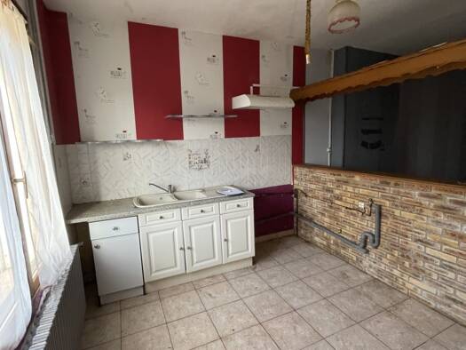 Maison à vendre 34 000 € 5 pièces 3 chambres 88 m² Centre Ville Hirson 02500