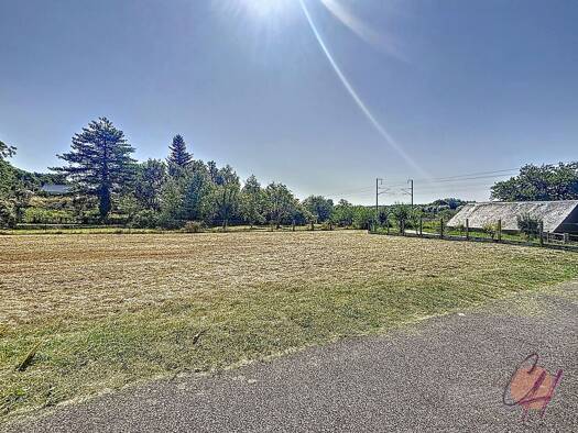 Terrain constructible à vendre 63 000 € 628 m² de terrain Dierre 37150