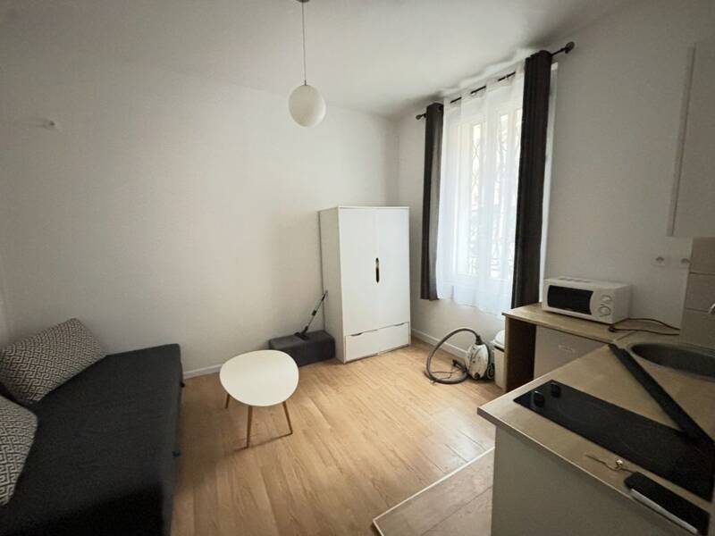 Maison à louer, 17m², PARIS 18E