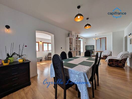 Maison à vendre 599 000 € 12 pièces 6 chambres 172 m² 560 m² de terrain Bord du Lac Évian-les-Bains 74500