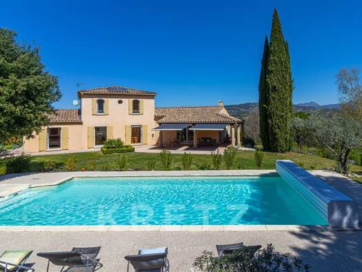 Villa à vendre - Première occupation 1 070 000 € 7 pièces 6 chambres 240 m² 4 000 m² de terrain Ouest Sud Vaison-la-Romaine 84110
