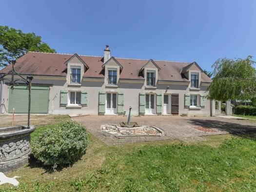Maison de plain-pied à vendre 344 784 € 6 pièces 4 chambres 187 m² 5 716 m² de terrain Champigny-en-Beauce 41330