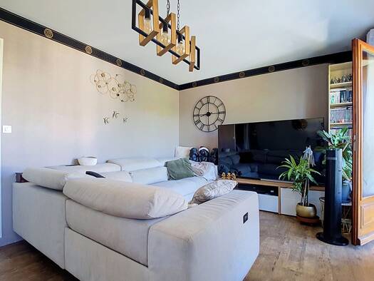 Appartement à vendre 320 000 € 5 pièces 4 chambres 87 m² Étage 2/2 Bons-en-Chablais 74890