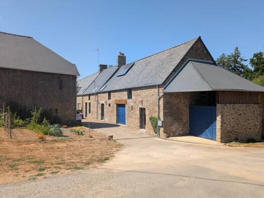 Maison à vendre 320 000 € 5 pièces 3 chambres 130 m² 2 640 m² de terrain Mellé 35420