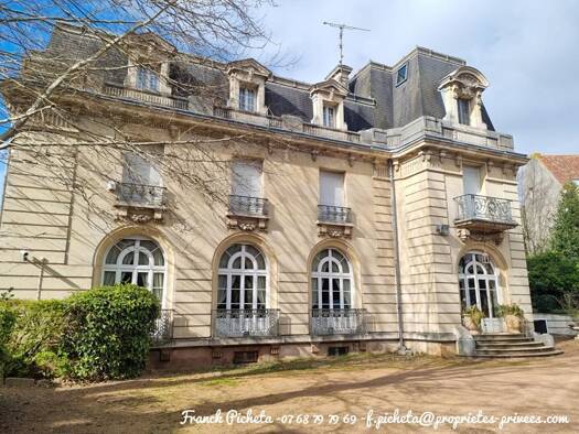 Demeure à vendre 1 800 000 € 17 pièces 5 chambres 1 000 m² 1 946 m² de terrain Centre Ville Béthune 62400