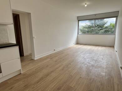 Appartement à vendre 310 000 € 2 pièces 1 chambre 44 m² Étage 3/4 La Breche Le Chesnay 78150