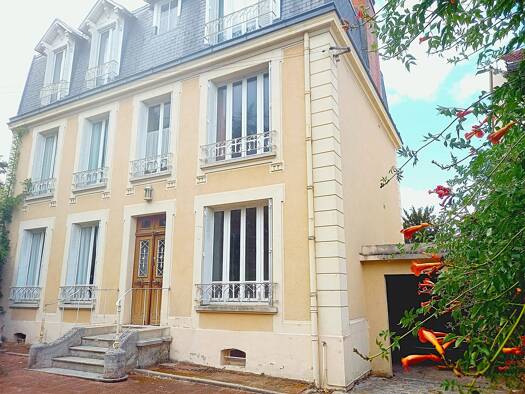 Maison à vendre 570 000 € 8 pièces 5 chambres 224,5 m² 1 150 m² de terrain Dammarie-les-Lys 77190