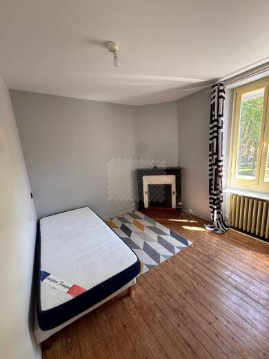 Maison à louer 440 € 7 pièces 6 chambres 120,3 m² Angers 49000