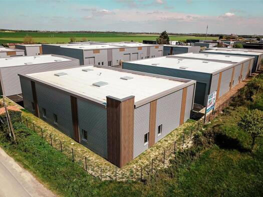 Entrepôt à louer 2 092 € 249 m² d'espace de stockage Salles-sur-Mer 17220