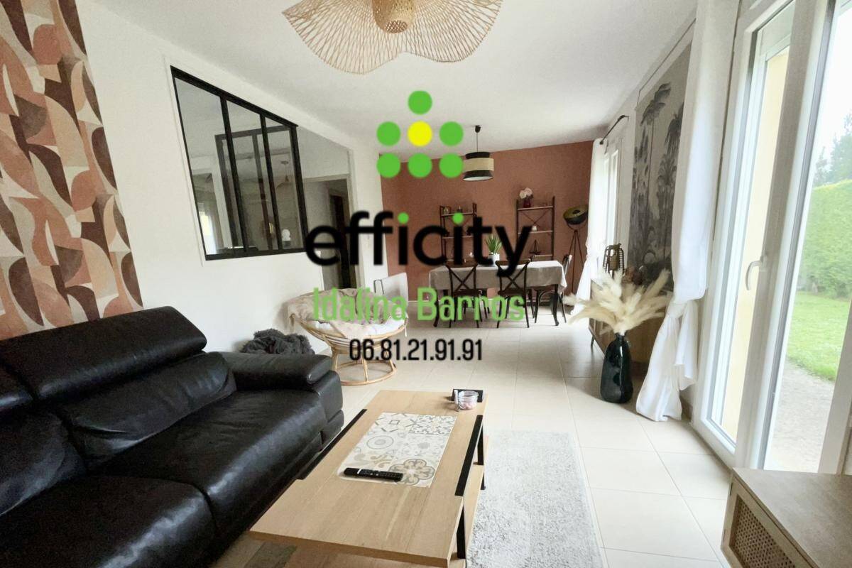 Maison à vendre, 107m², ROULLET SAINT ESTEPHE