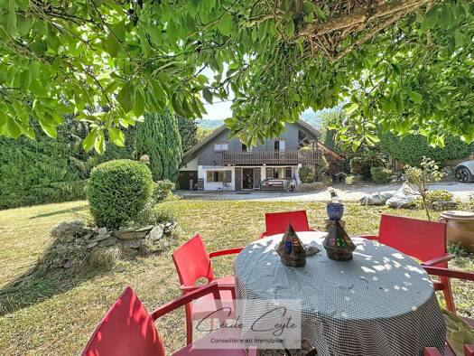 Chalet à vendre 457 000 € 6 pièces 5 chambres 135 m² 1 975 m² de terrain Saint-Martin-d'Uriage 38410