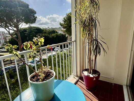Appartement à vendre 300 000 € 3 pièces 2 chambres 63,31 m² Étage 3/3 Les Plans Saint-Laurent-du-Var 06700