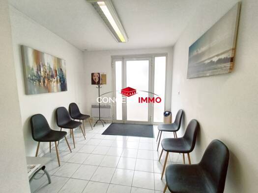 Appartement à vendre 199 000 € 4 pièces 65 m² RDC/3 Solliès-Pont 83210