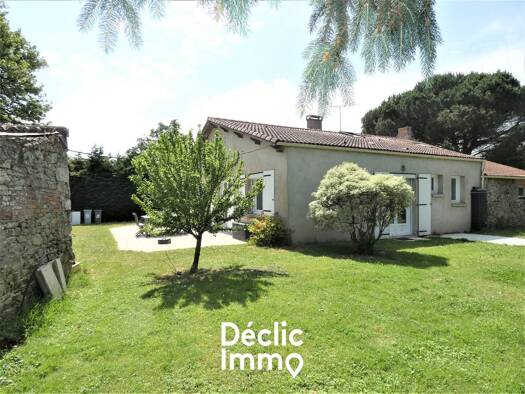 Maison à vendre 363 300 € 7 pièces 3 chambres 190 m² 2 900 m² de terrain La  Ferriere 85280