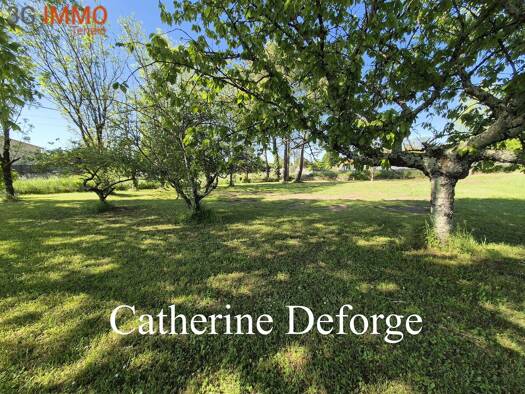 Terrain constructible à vendre 108 000 € 1 360 m² de terrain Prignac-et-Marcamps 33710