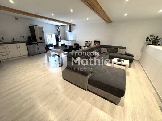 Appartement à louer 700 € 3 pièces 2 chambres 83 m² RDC Chalamont 01320