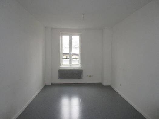 Appartement à louer 474 € 1 pièce 22 m² Étage 4/4 Centre-Ancienne Ville Metz 57000