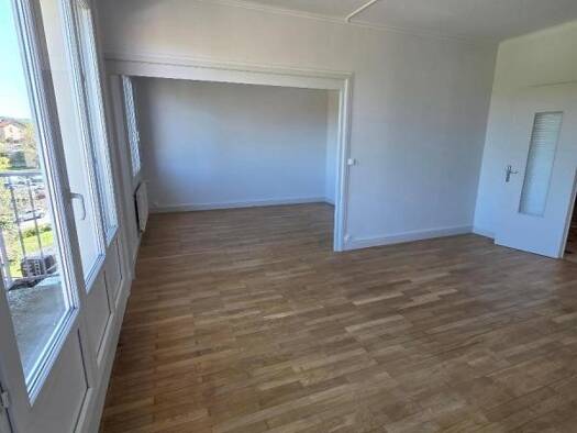 Appartement à louer 750 € 3 pièces 2 chambres 90 m² 3ème étage Saint-Symphorien-sur-Coise 69590
