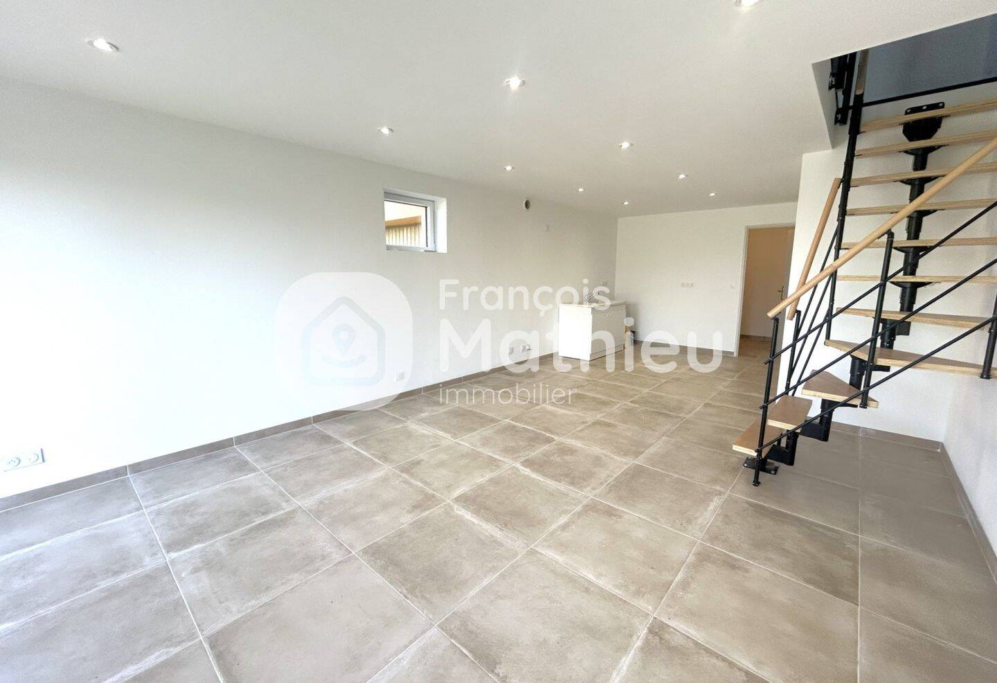 Maison à vendre, 82m², CONDEISSIAT