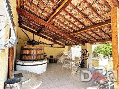 Maison à vendre 475 000 € 5 pièces 3 chambres 169 m² 1 206 m² de terrain Puget Ville 83390