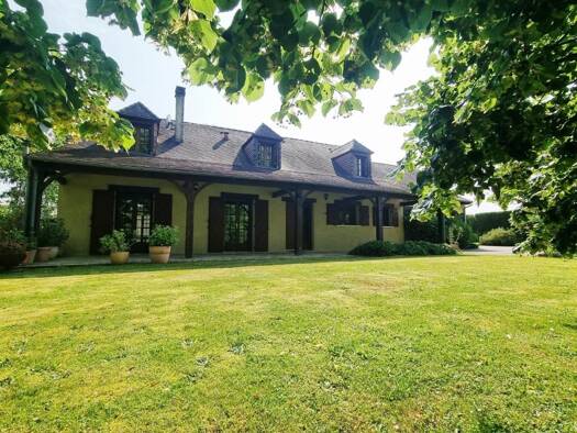 Maison à vendre 369 000 € 5 pièces 4 chambres 207 m² 3 822 m² de terrain Glandon 87500