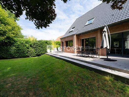 Maison de plain-pied à vendre 371 000 € 6 pièces 4 chambres 125 m² 843 m² de terrain Faubourg de Cambrai et de Paris Douai 59500