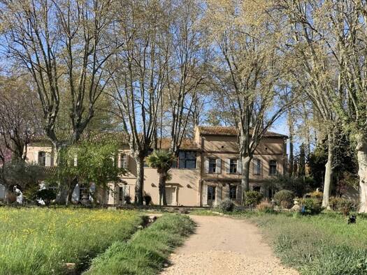 Autres à vendre 3 815 000 € 735 m² Arles 13280